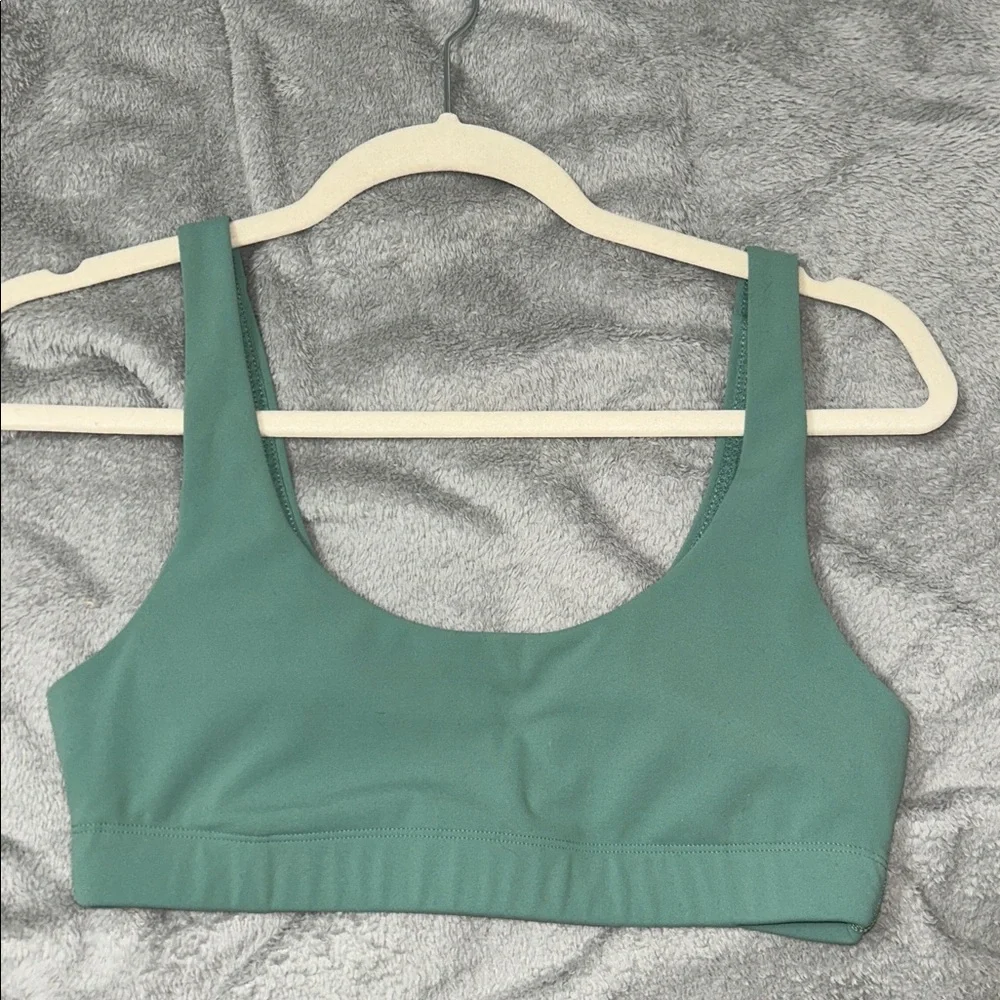 Vuori sports bra - Picture 3 of 3